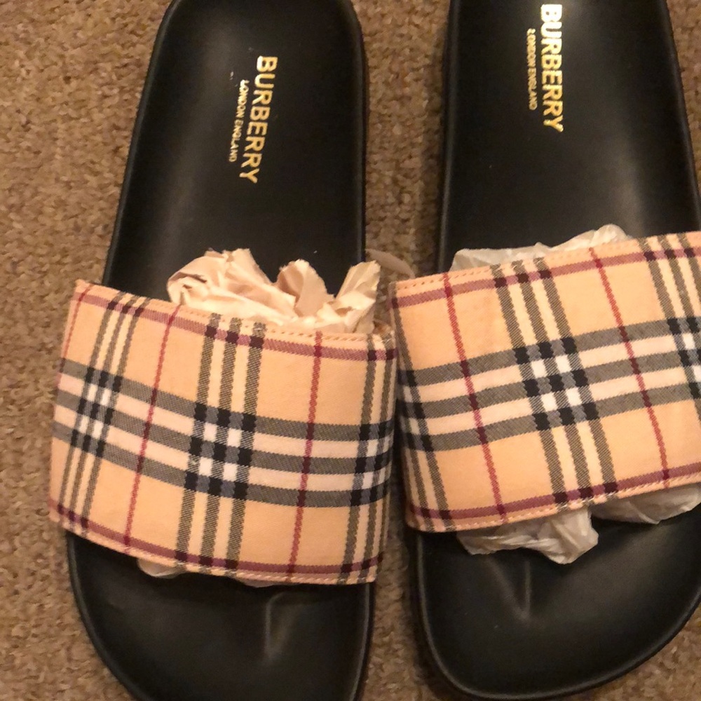 New Black Plaid Slides